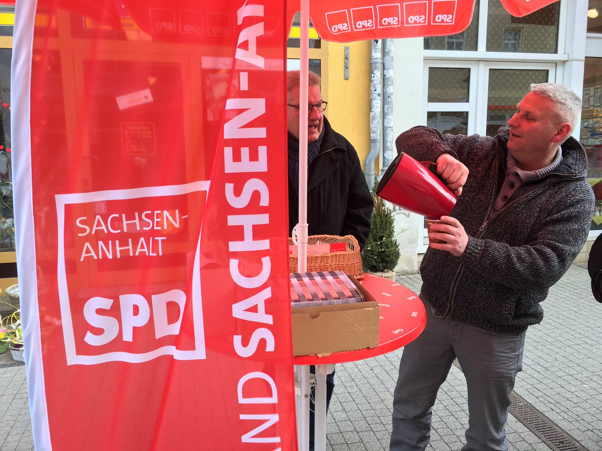 FrankowskiJan's tweet photo. @spdde Wahlkampf zur #Landtagswahl 2016 in Burg, Sachsen-Anhalt! Kaffee ist das Wichtigste https://t.co/b1vZTGlL0s