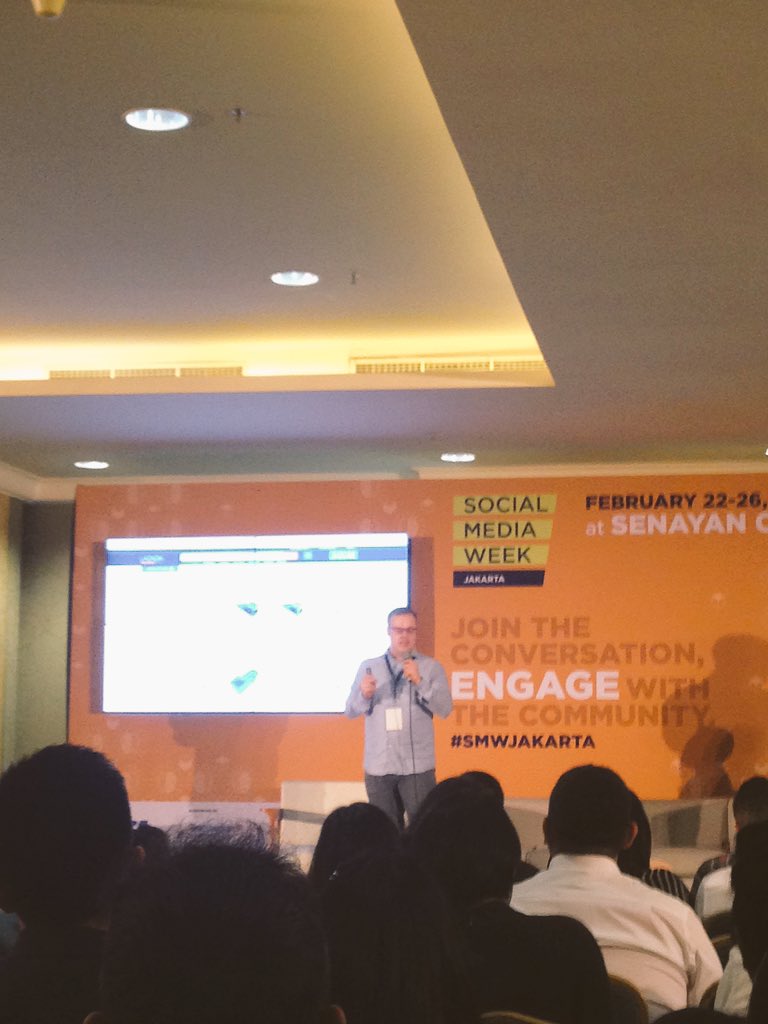 smartfrenworld's tweet image. Daniel - Group Strategy Director (Mirum) membuka Sesi dgn bahas How Technology Endisables Us #SMSCHore #Generasi4G