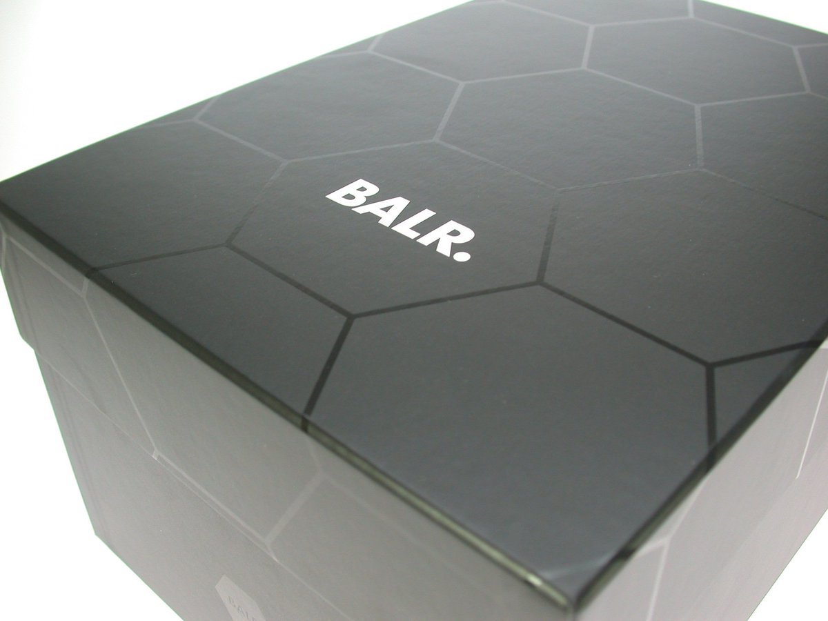 BartHulsegge's tweet photo. Een luxe product in een luxe verpakking.
#BALR  #luxeverpakkingen #doos https://t.co/H9rcgtIsfa
