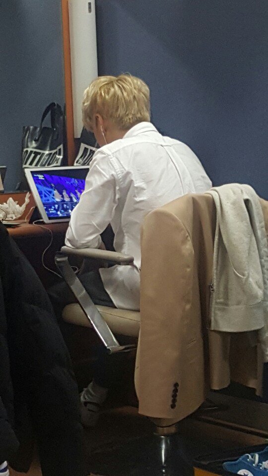 IMFACTofficial's tweet photo. [Code Name.I] 코드네임 아이가 오랜만에 돌아왔습니다! 오늘은 열심히 모니터링중인 태호의 뒷모습을 가져왔는데요, 다음엔 누구의 사진을 어떻게 찍어볼까요?😉
#임팩트 #IMFACT #롤리팝 #비밀요원 https://t.co/4WA8mD6aZO