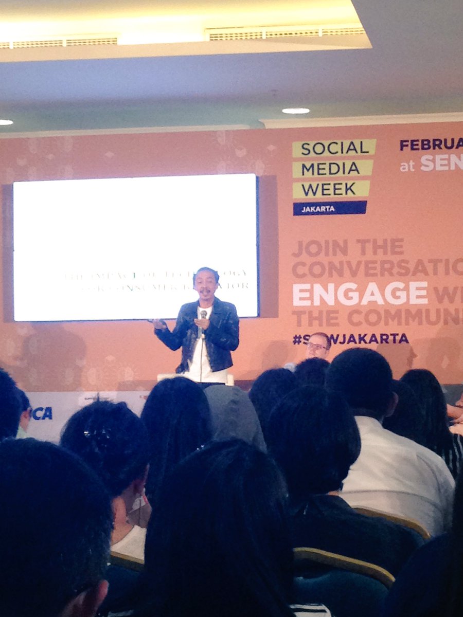 smartfrenworld's tweet image. Anak2 muda Indonesia skrg sudah jadi Citizen Global - Iwan Setyawan (Provetic) #SMSCHore #Generasi4G