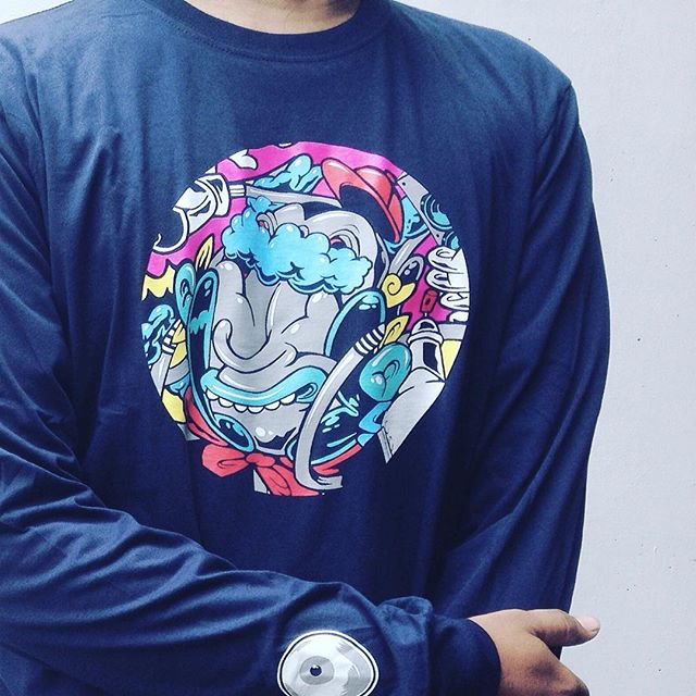 Koma LS masih tersedia size L, order ke 0818-0600-8668 atau line mdfkstore