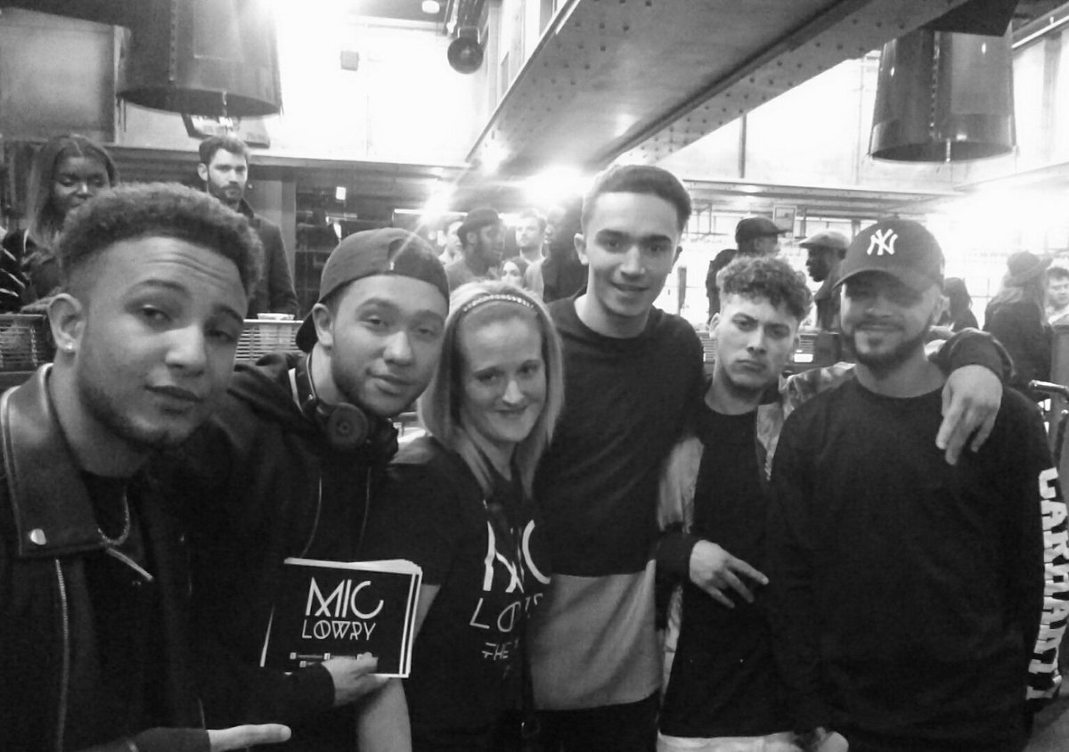 davey_jemma's tweet photo. #BestNightEver @WeAreMicLowry @UTBlondon @FernHumphries #SooMuchTalent #SmashedItLads #SoDownToEarth #MyFavs 💓🔥😀🙌 https://t.co/dk6Ex4CMvZ