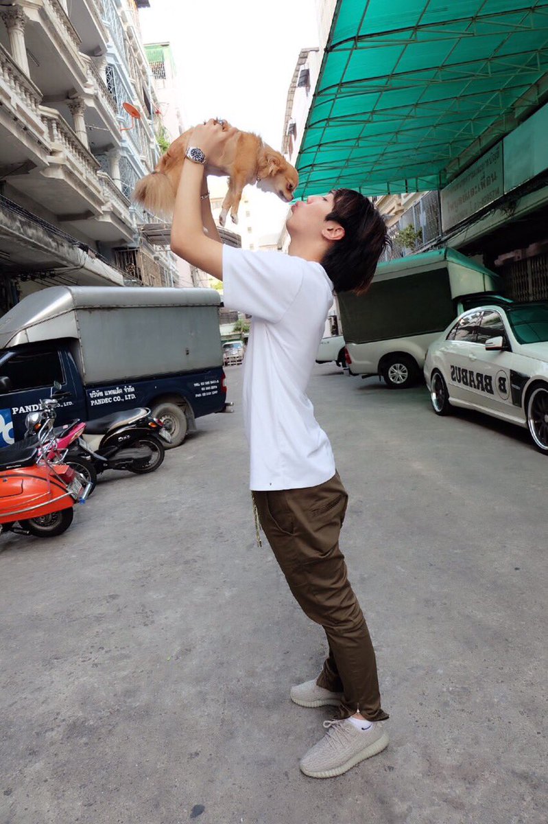 n_whitewo's tweet photo. มาร่วมทำบุญกับไวท์กันน้า~นอกจากจะได้บุญได้กระเป๋าแล้วยังช่วยต่อชีวิตเล็กๆของน้องหมาอีกด้วย 👉 https://t.co/wI68Ar4yz6 https://t.co/9DmItvbNh0