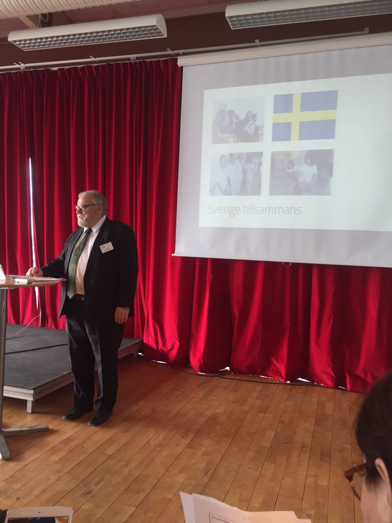 KalmarMalin's tweet photo. Stefan Carlsson inleder #sverigetillsammans med att prata om våra utmaningar för god integration https://t.co/cHxG4jbxIy