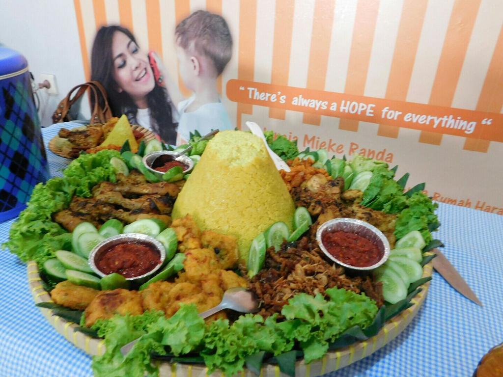 RumahHarapanID's tweet photo. Selamat utk @RHVCF_Bandung yg hari ini mlakukan soft launching. Smg bisa jd berkah bagi bnyk adik sakit yg mbutuhkan https://t.co/7e3wUipSNQ