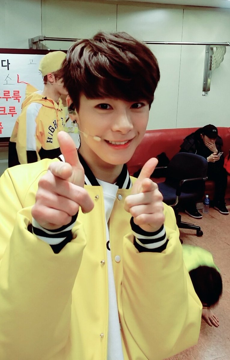 오늘도 응원해주신 아로하 여러분들 
감사드립니다!! 사랑해요~~뿅뿅
#아스트로 #숨바꼭질 #아로하 #내일또만나요😙