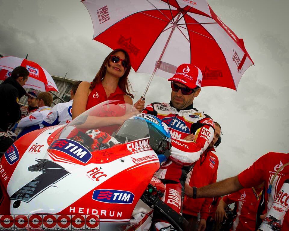 Barniedemo's tweet photo. @bgmotogp @zdravkost #7DaysUntil this time next week 😂😂😂🏁🏁 The legend that is Carlos Checa 2013 Silverstone #ducati https://t.co/Q4tnnoHxij
