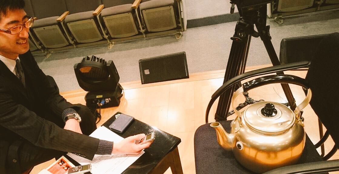 yakandedash's tweet photo. せやな、澄みきった真鍮製のやかんに憧れるな #やかんのインダビュー https://t.co/0Umohm2QAB