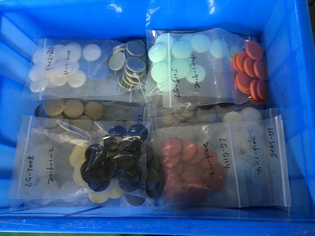 izzylee321's tweet image. Kongder team are busy making glue sample cakes of different stone brands.More glue sample cakes are on the way.