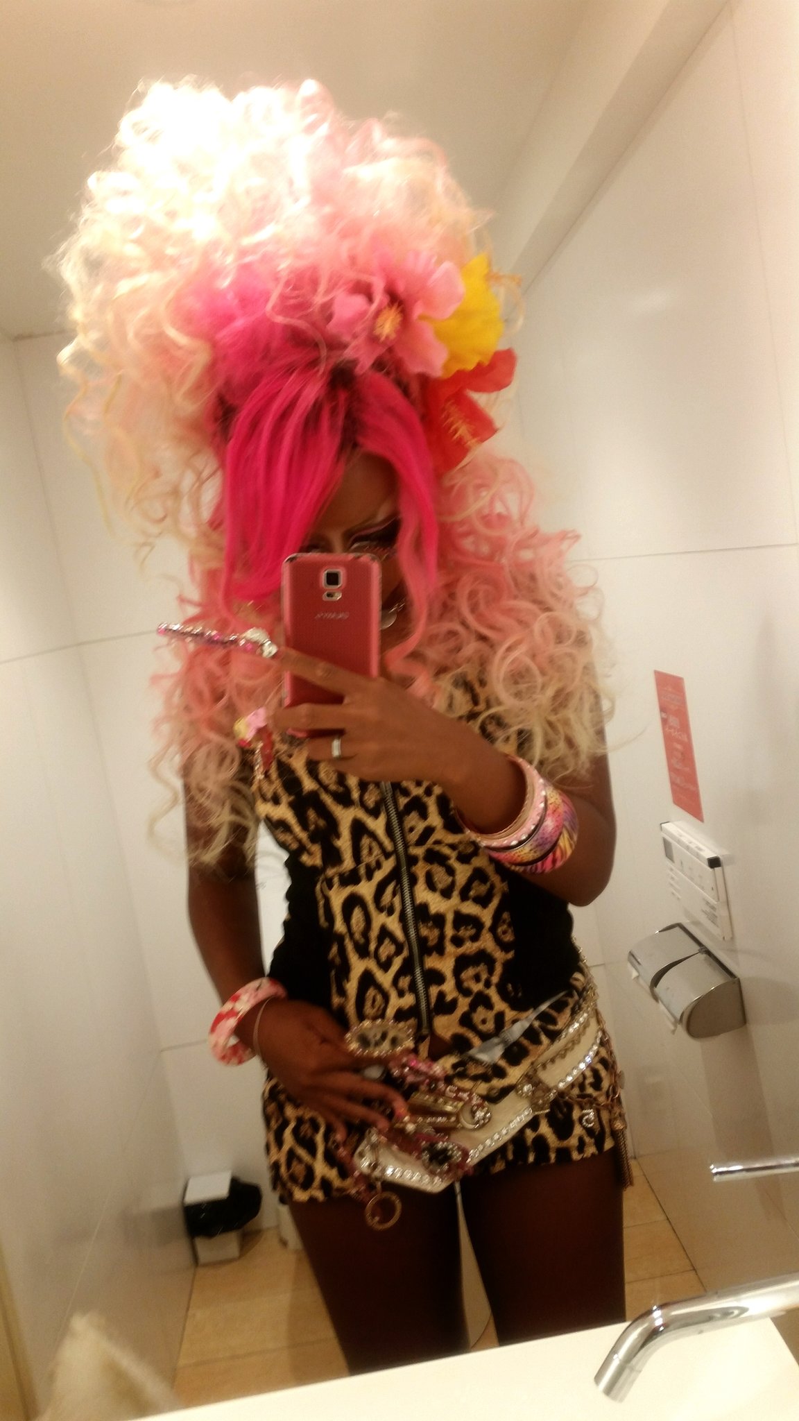 ♡ぁゆゆん♡ on Twitter \u0026quot;今からアキバー👏💚 今日ゎ普通にハーフアップ👸🌺 ハイビ🌺🌺付けた😇✌ エクステがもうくたくた😒💦 でも日曜日やっと変えるー😙❤❤