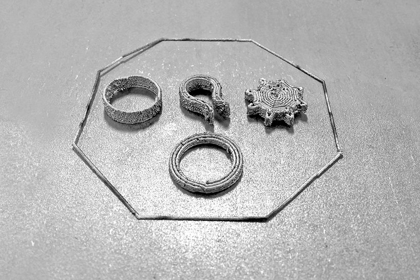 designboom's tweet photo. unique #3dprinter by @NVBOTS can make one component in 21 different metals https://t.co/JNAaRhgJ03 https://t.co/vmnitzdHyz