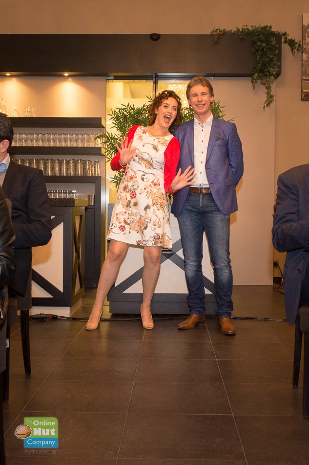 GertVennekens's tweet photo. Altijd weer een eer om met deze kanjer het gangpad op te lopen!  #VijfJaarTheOnlineNutCompany @toncbe #TopAvond https://t.co/aCVpvneOdg