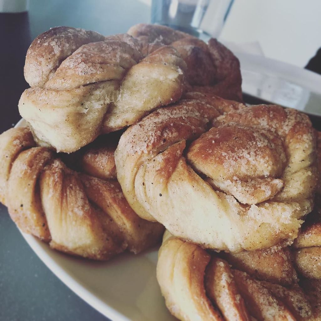 Starting the day off the swedish way with homemade #kanelsnurrar 😋🇸🇪 ift.tt/1LJkym5