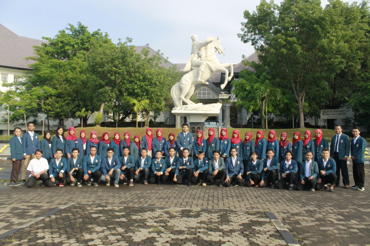 Senator dan Staff Ahli SENAT Mahasiswa Undip 
#merangkaiharmoni #viva_legislativa
<a href="/SM_UNDIP/">SM UNDIP</a>