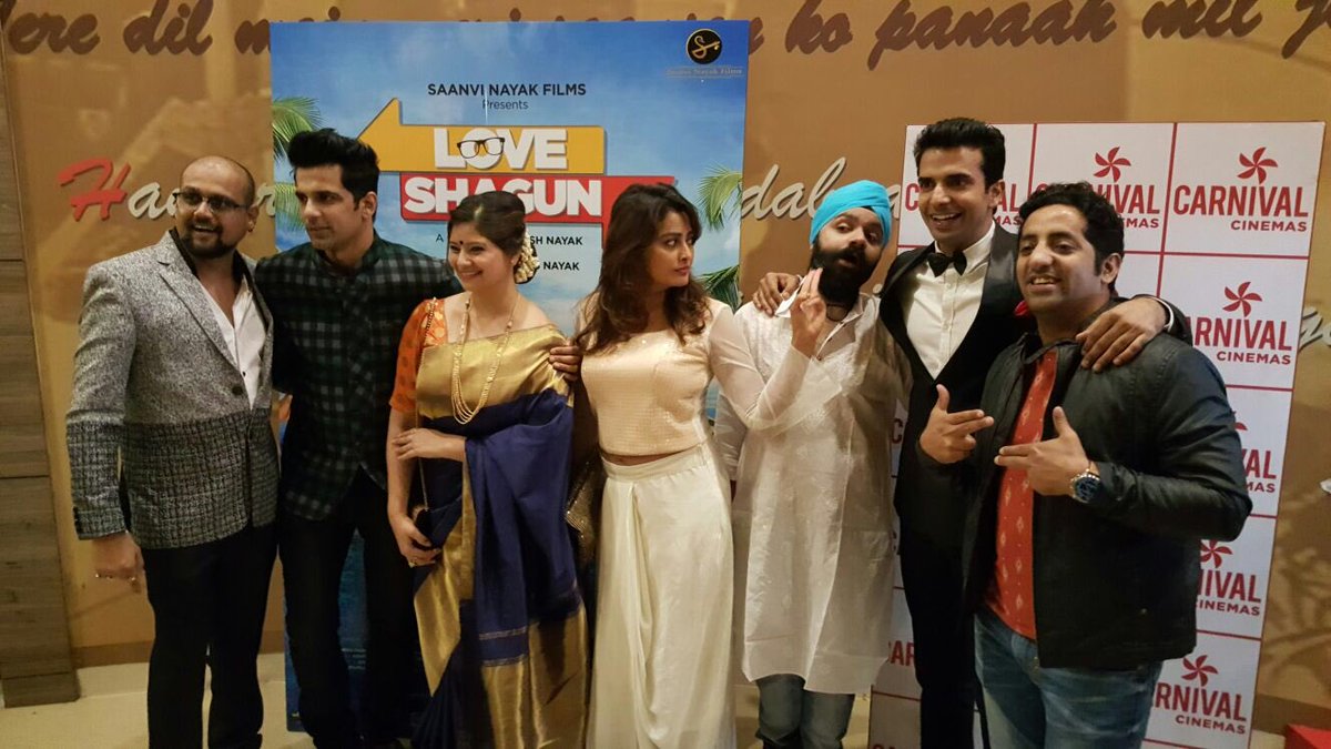 ManitJoura's tweet photo. a big thank you for making it to the special screening of #LoveShagun you being there for me means a lot. https://t.co/vtxPghXUUM