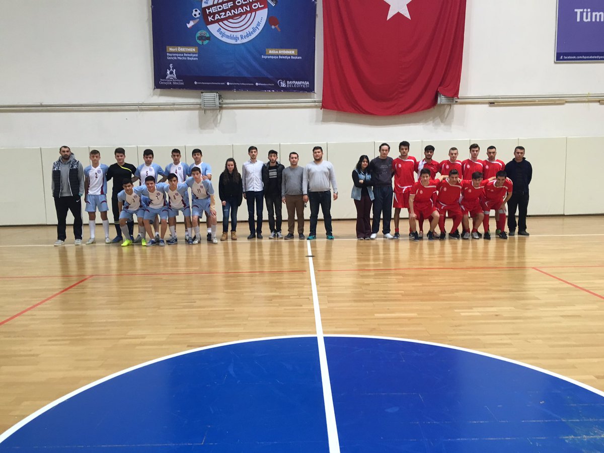 BPasaGencMeclis's tweet photo. Günün İkinci Karşılaşması İsmail Erez- Tuna Lisesi Arasında @atilaaydiner @nurioretmen https://t.co/fe0ZkS3jkr