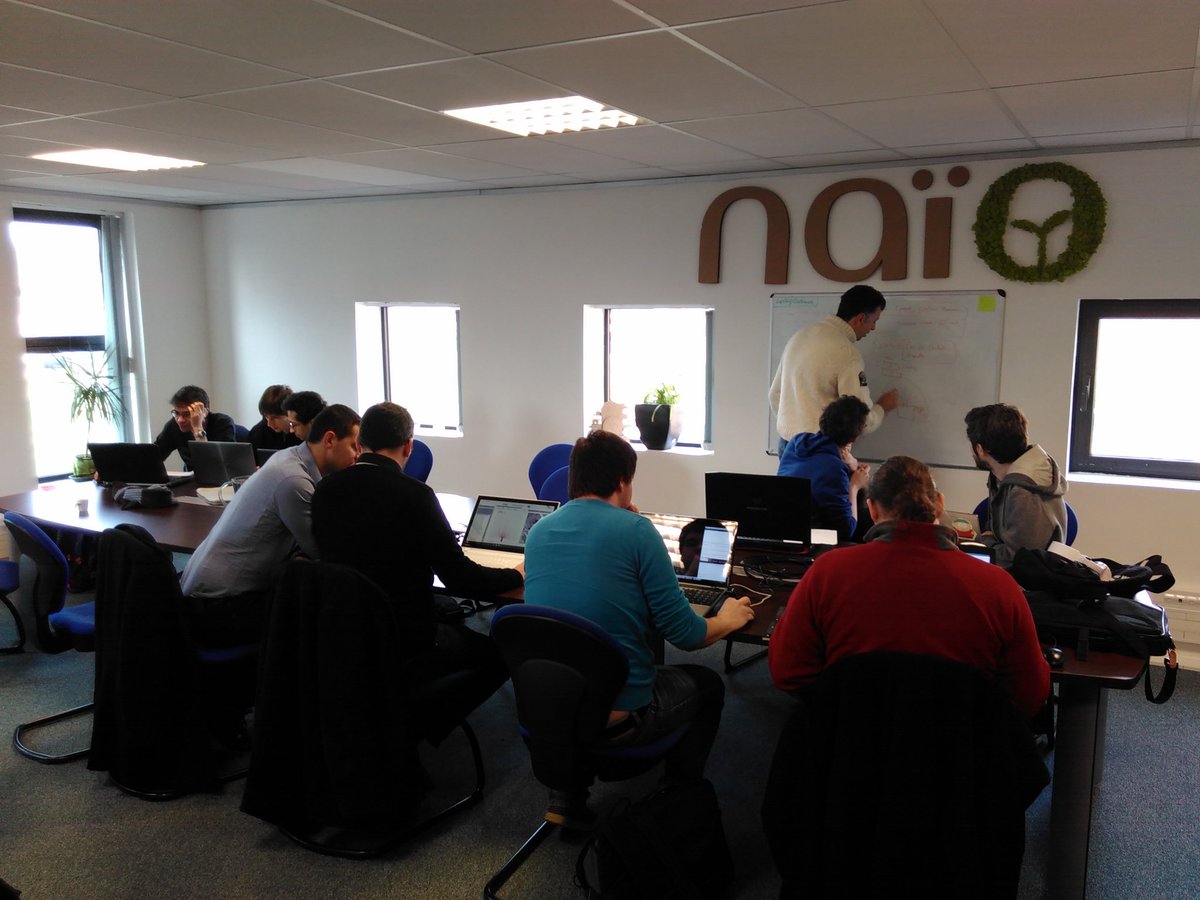 naiotech's tweet photo. C est parti pour la journée de travail avant la finale de #MoveYourRobot, demain au  @FabLab_Toulouse 
#MYR https://t.co/pKjWNgPoCx