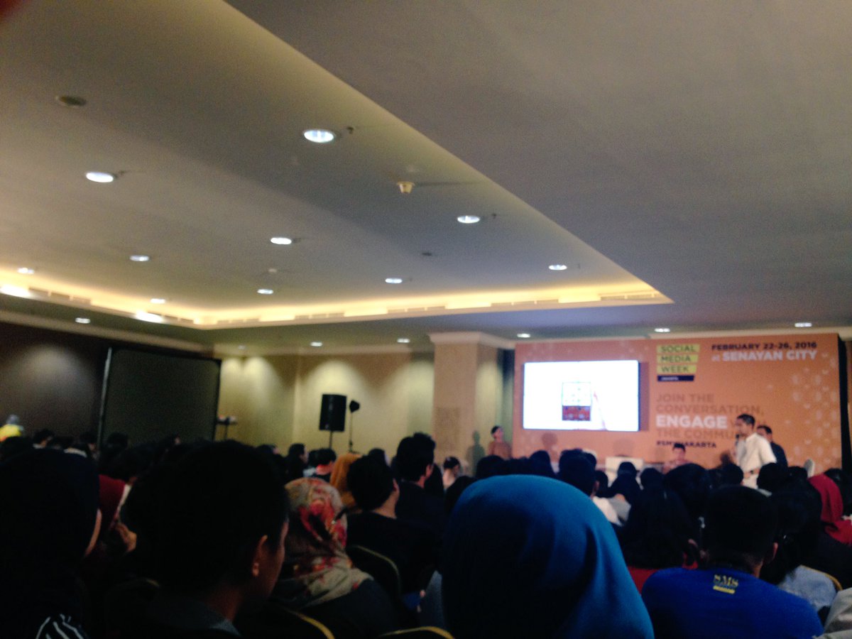 smartfrenworld's tweet image. Sesi kali ini pastinya nggak kalah seru dan rame sama sesi sblmnya Fren! RT kalau km disini! #SMSCHore #Generasi4G