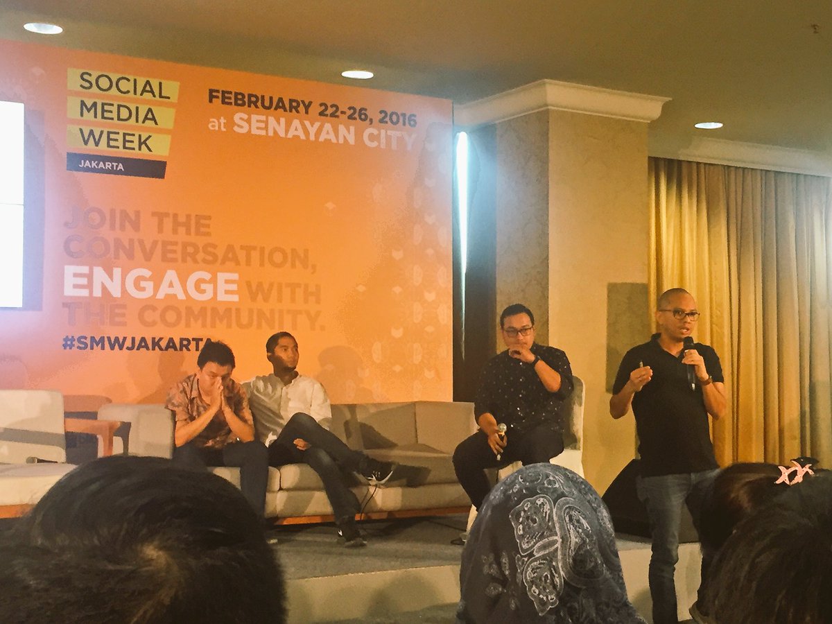 InNath's tweet image. Kak @podelz di sesi Social Media Outlook 2016 #smschore #SMWJakarta