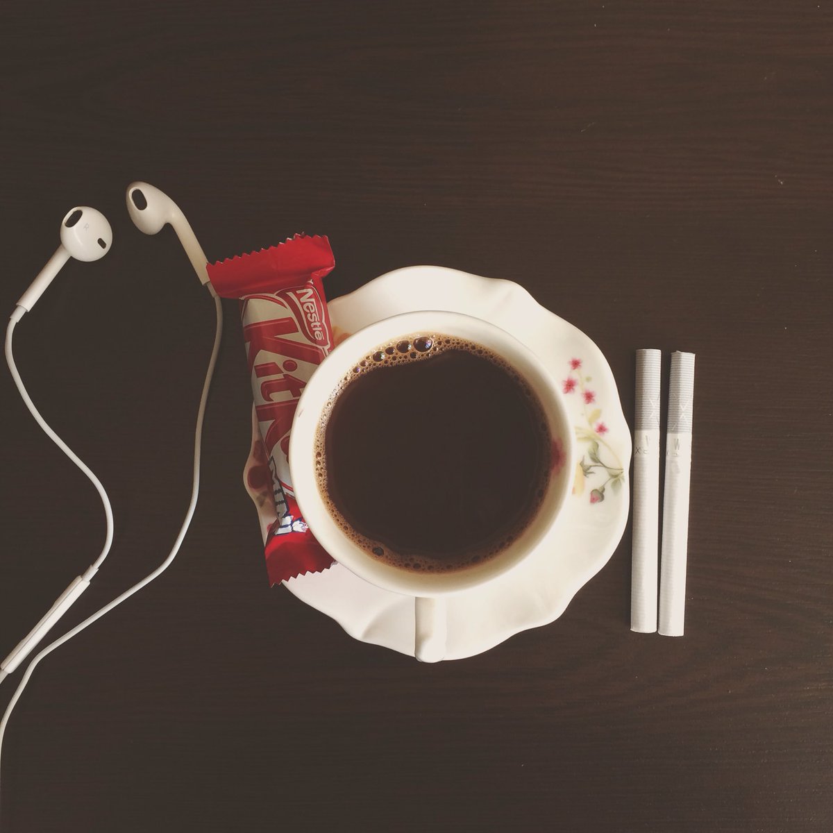 alien374's tweet image. Թույն առավոտն ա )
#whitelife #blackcoffee #music