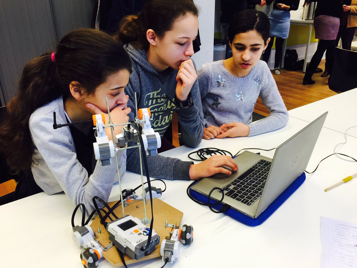 codaisseur's tweet image. Intoducing #coderclass at Highschool @metismontessori #NLtech We need more of this.