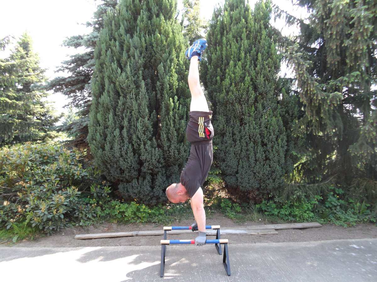 #Handstand #calisthenics #workout #vegan #fitness #sport #training