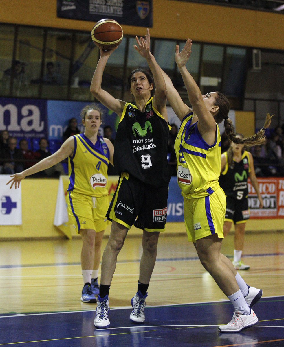MovistarEstu's tweet photo. El reto para las #womeninblack, repetir triunfo, ahora en Valencia, vs @CBClaret -> https://t.co/2gaGUJA8An https://t.co/tMDyQpkSpC