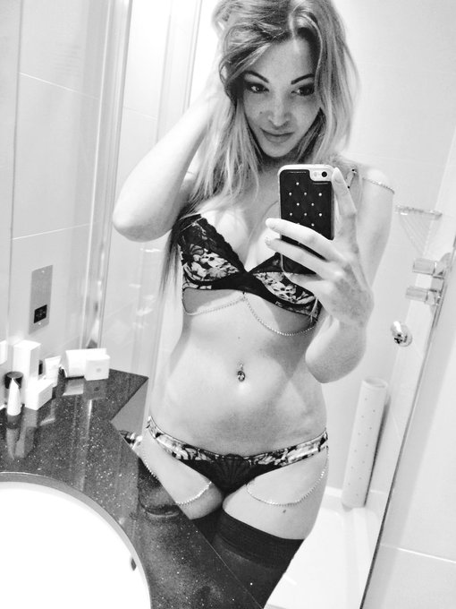 I'm looking forward to being naughty in #Kensington #London today! 😘 https://t.co/vnX4mmxKA5<a href="/tag/kensington"class="tags">#Kensington</a><a href="/tag/london"class="tags"><span>#london</span></a>