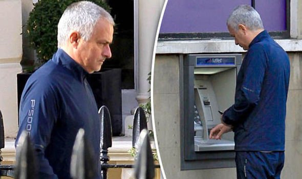 Real_FreshFC's tweet photo. Breaking News! #Mourinho spotted checking if #ManUnited have paid his signing bonus! #FreshFC #PremierLeague #EPL https://t.co/mKerx1vTdM