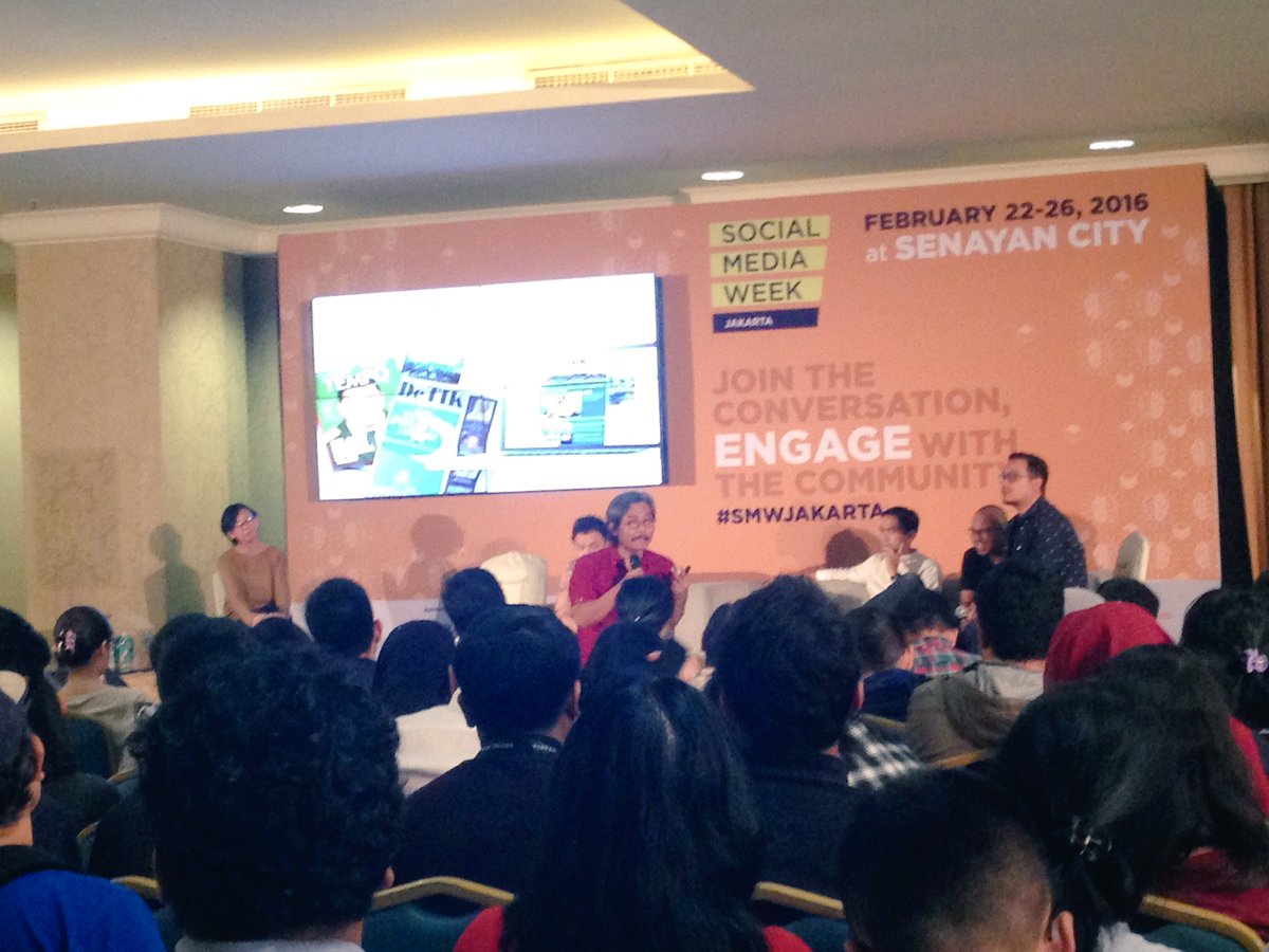 smartfrenworld's tweet image. Selanjutnya sesi oleh Yusuf Arifin (CNN) membahas ttg Online Revolution Mass Media #SMSCHore #Generasi4G