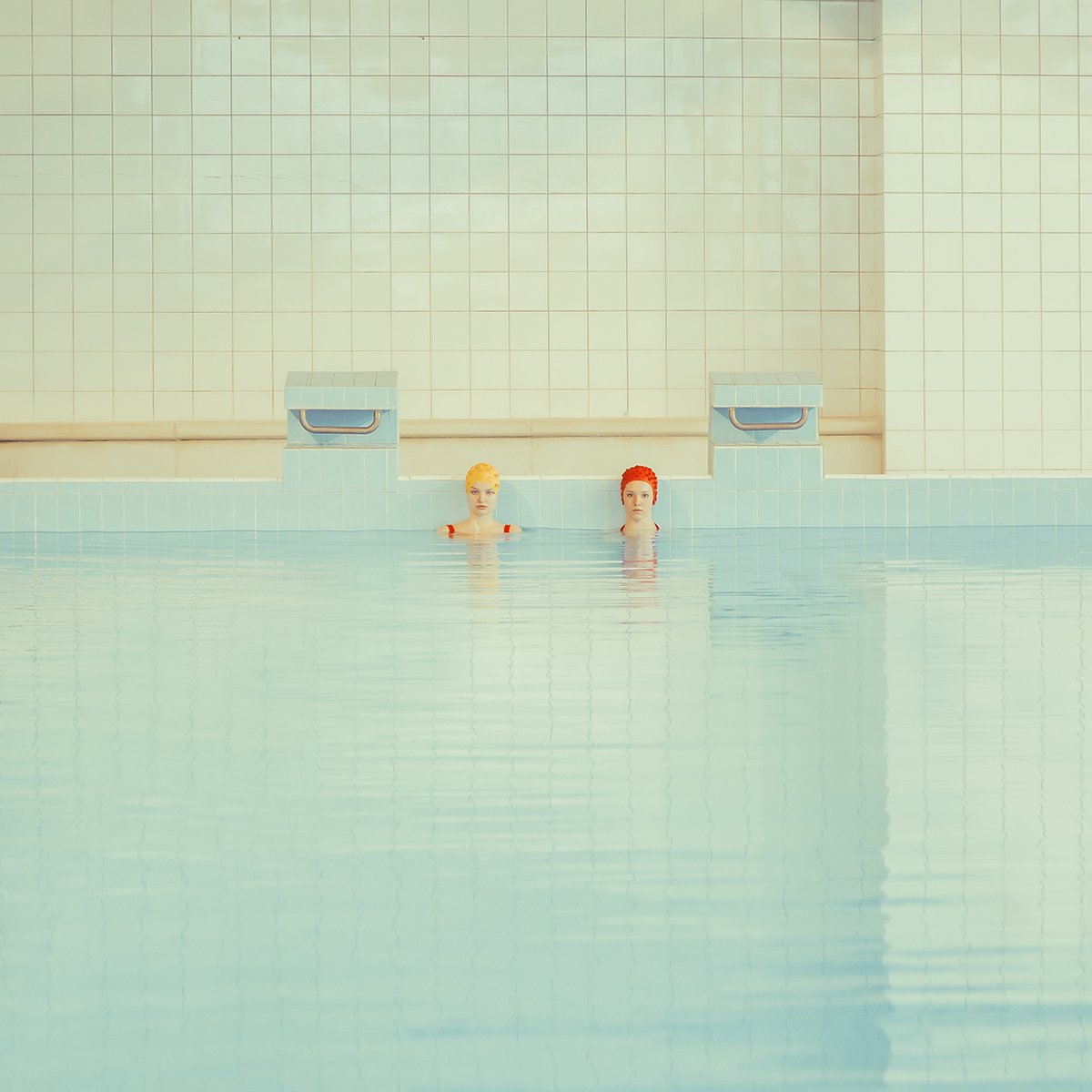 Minimalist Scenes from Pastel-Hued Swimming Pools featureshoot.com/2016/02/minima…