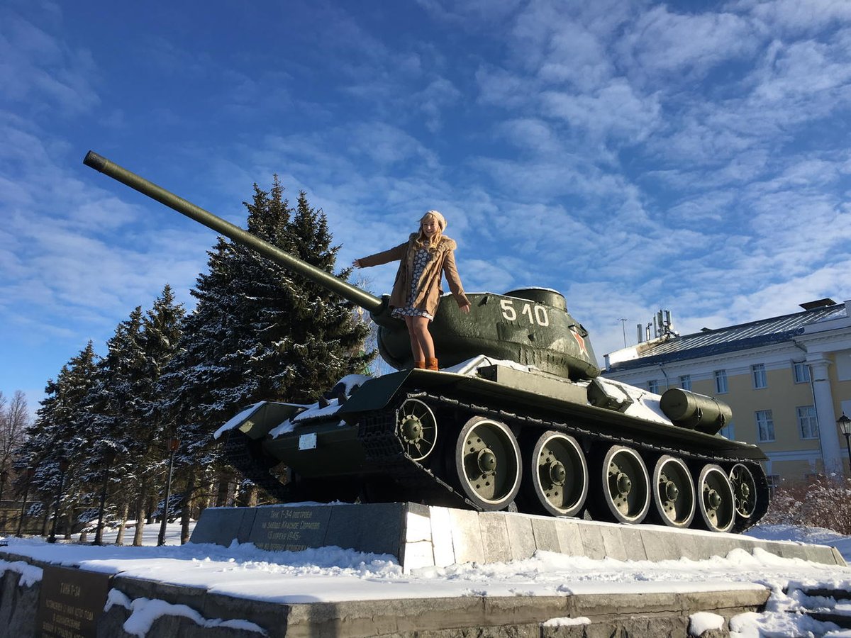 ガルパン 声優ジェーニャさんがロシアでｔ 34 85とリアル クラーラごっこ Togetter