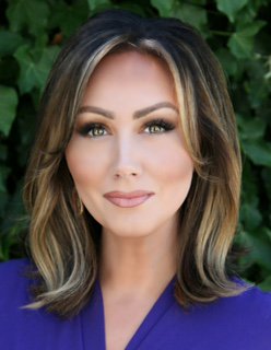 yoUMag_'s tweet photo. We adore @jamieQ13FOXKeep and how much she loves being a #stepmom! 
Read her parenting tips: https://t.co/hLvmjhJjT9 https://t.co/RDVRZ7ilFB