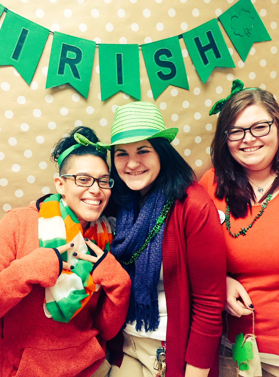 VeraCBarroso's tweet photo. The ladies of manage your business are loving class with @sbarrante #BeGreen #Smarties #Irish https://t.co/IN3u4PkV5T