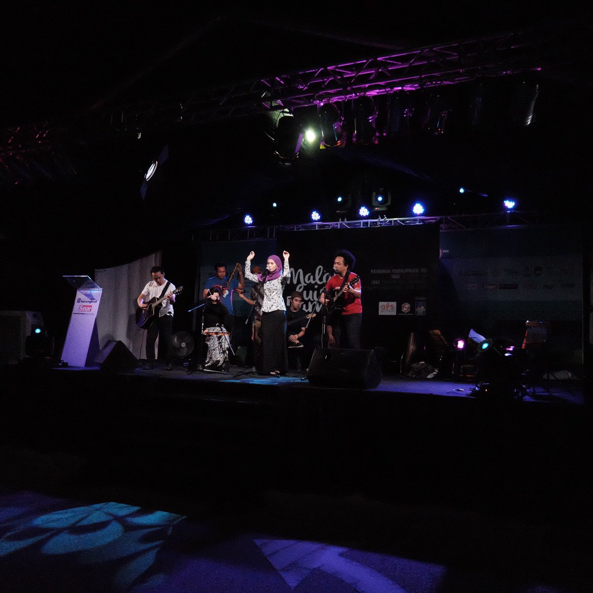 Terimakasih Karangkraf &amp; Yayasan Basmi Kemiskinan kerana menerima kami. 🌹 <a href="/FazleenaATL/">Fazleena&TheLasykar</a>