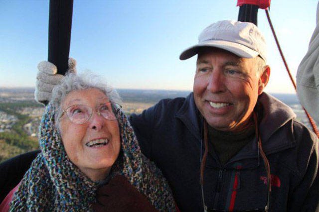 lastlaughgroup's tweet photo. Instead Of Treating #Cancer, 90-Year-Old Woman Hits The Road. #firdayfeeling #motivation https://t.co/w6sNzRW8zK https://t.co/DMJtIRWm3c