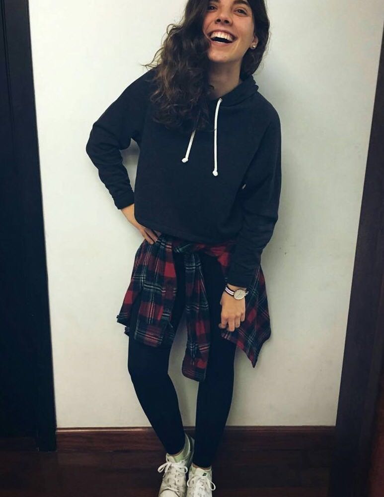 Alguien que sepa quien es esta chica?🙏🙏