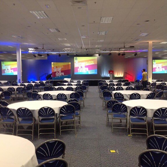 Centre stage all ready for tomorrow! Can't wait to meet you #StudentParamedicConference #BeABetterParamedic 🚨