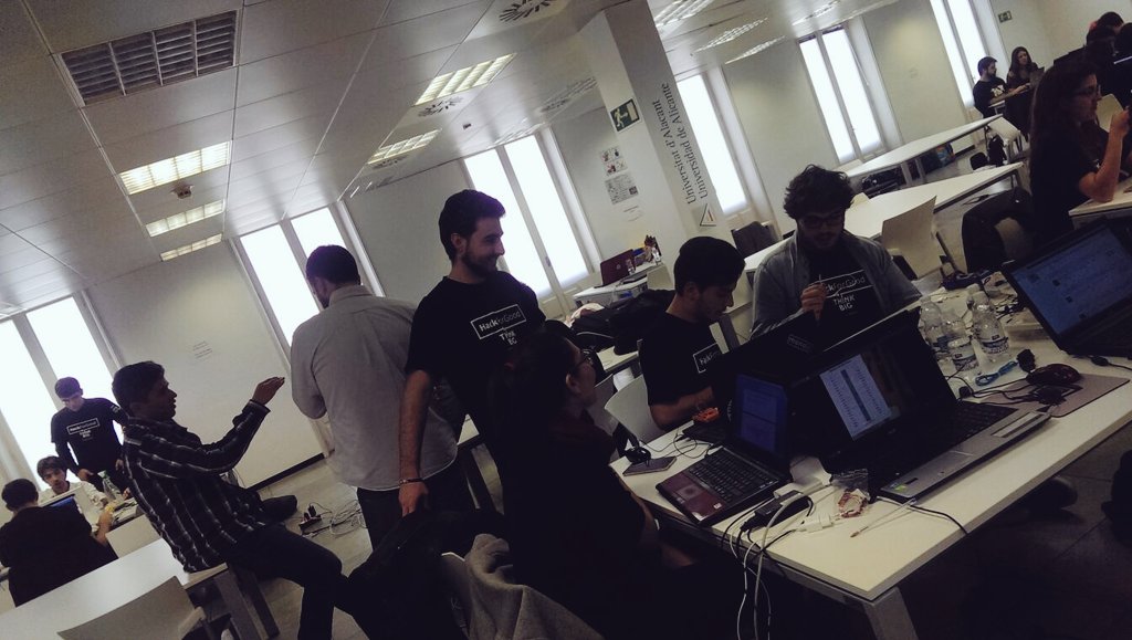 CatedraTEF_UA's tweet photo. + equipos, + trabajo, + #HackForGood ALC. Recordad: con esfuerzo las piezas siempre terminan encajando @FernanSQL https://t.co/FYrRlOVa06