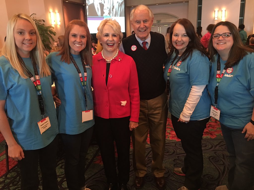 HES_kkoch's tweet photo. HES with the coveys #TLIM #StandAL https://t.co/evK5YPg5Jk