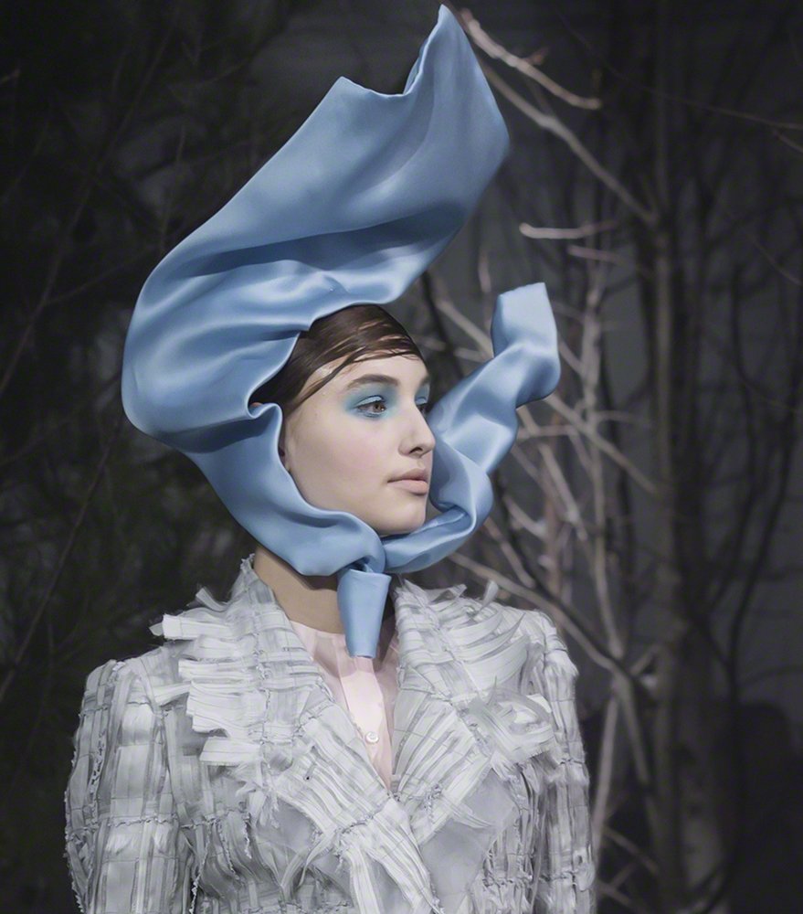 Ovidius2012's tweet photo. Original tie hats created by @SJMillinery for @ThomBrowneNY Women F/W 2016 Collection. Photos @Ovidius2012 https://t.co/oanMpAqhLo
