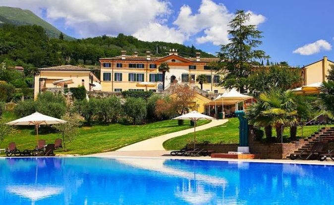 The perfect spot for your #special #occasion
#wedding #celebration #event #lagodigarda #italy #italianwedding #love