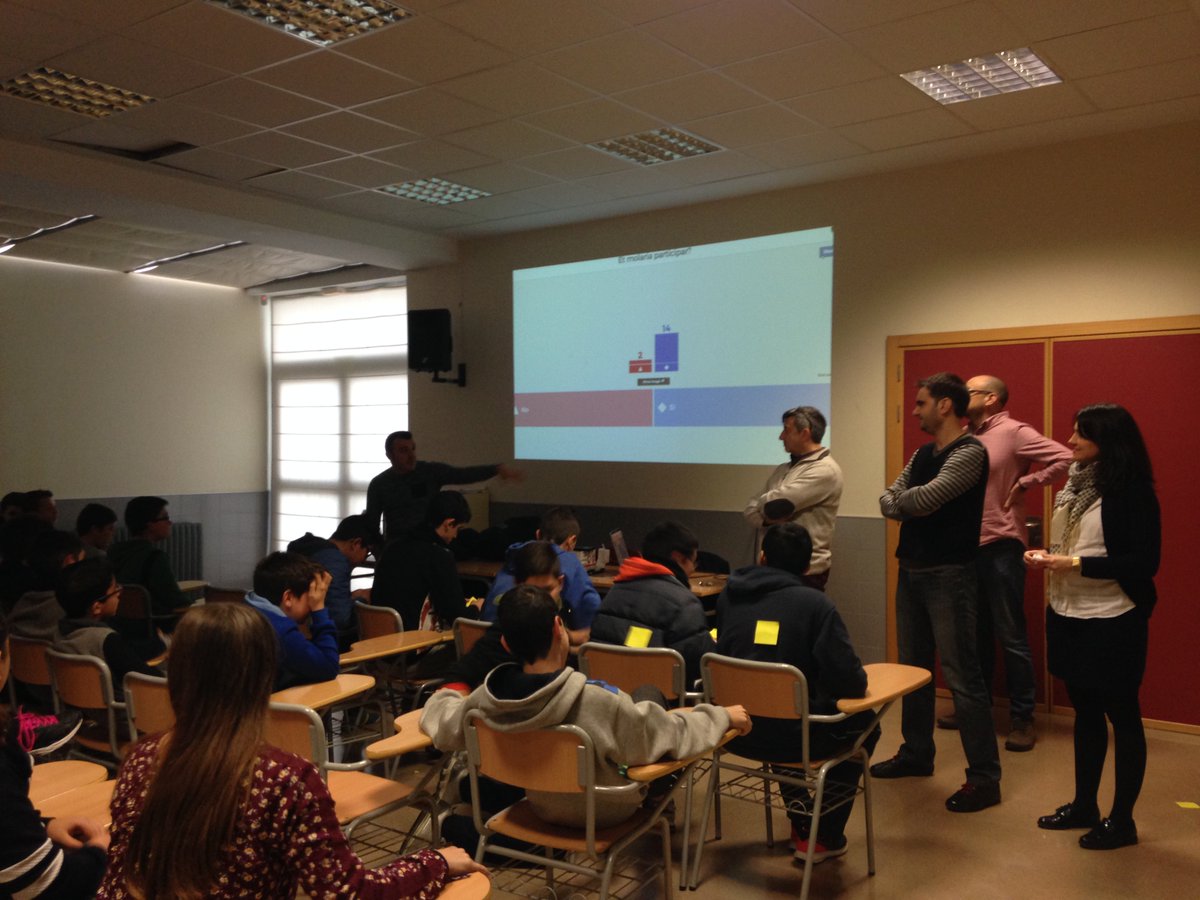 canviemIESSucro's tweet photo. Last Friday, students of 1st ESO decided to participate in the process of changing the centre.#canviemIESSucro https://t.co/sjiKgZuZX4