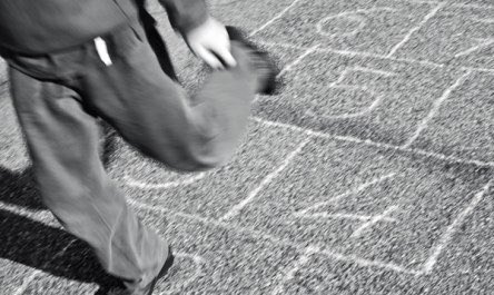 RaffaelereaRea's tweet photo. I pomeriggi passati nel cortile a giocare  #INostriAnni80 https://t.co/STe8pKfAnK