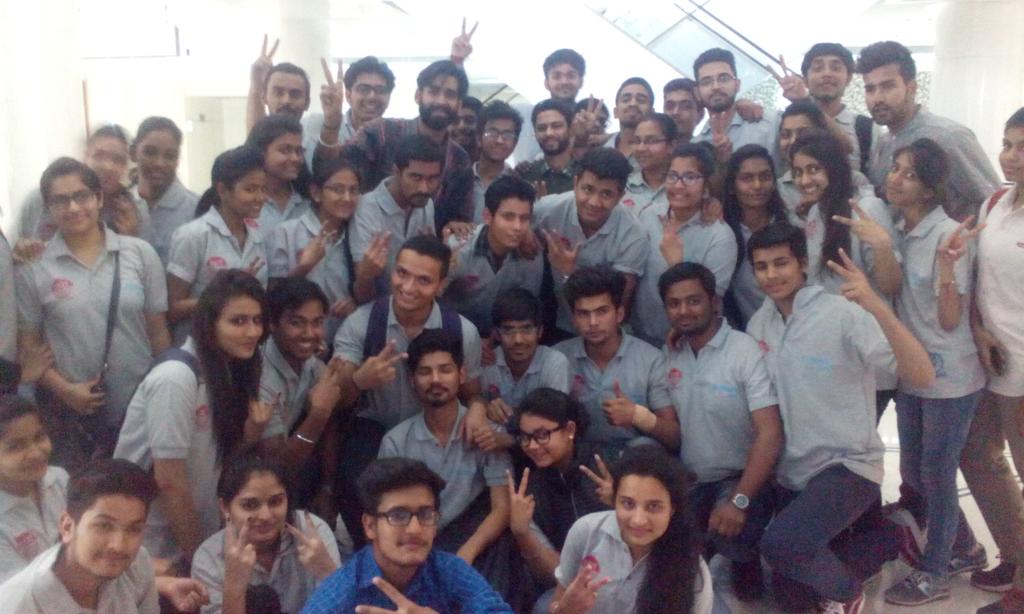 NishankGarg1's tweet photo. Manager with Flash Mob team @wtl
@topazskit @maneeshakaushik @WadhwaniF #eweek2016 @abhinavkumawat6 https://t.co/2GHb0xQfxG
