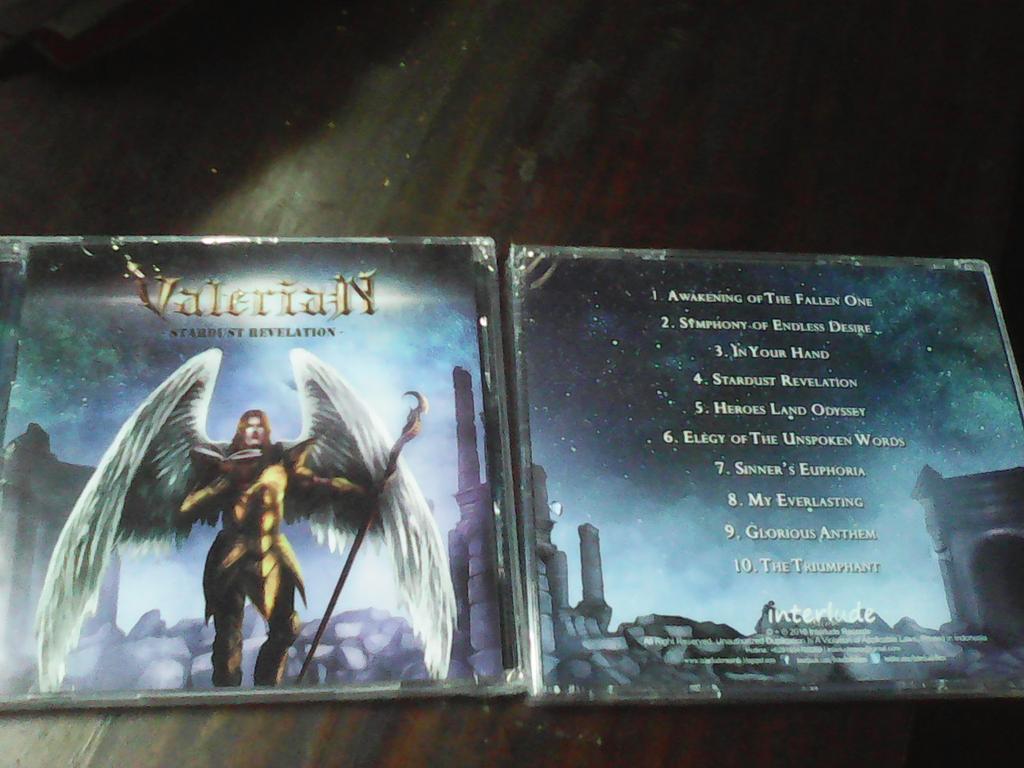 Still hot! Cd valerian "stardust revelation" 50k. For fans european pwr metal fans. Must have!