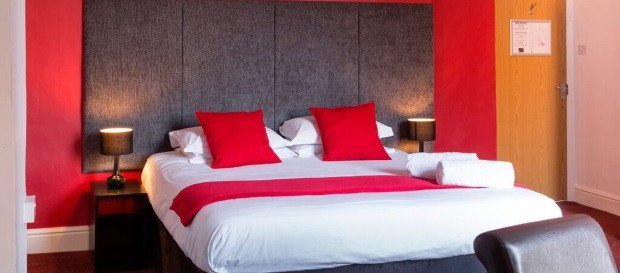BestLovedHotels's tweet photo. Enjoy a stay @BSTH_Chester a stylish townhouse in the historic heart of #Chester https://t.co/wZbq70ejdo https://t.co/FxZzDuuhx1