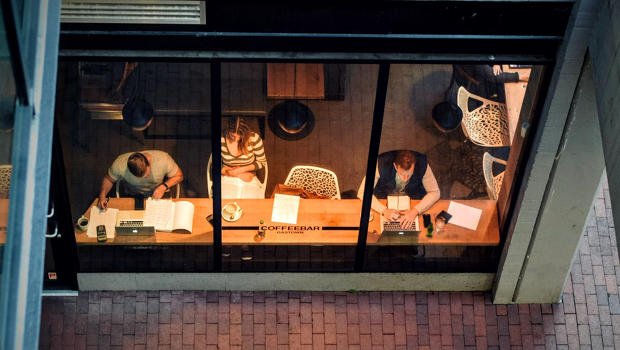 FastCoWorkLife's tweet photo. To have a productive day, do these four things every morning: https://t.co/jdTX9ymeOg https://t.co/GmH0hoXjGa
