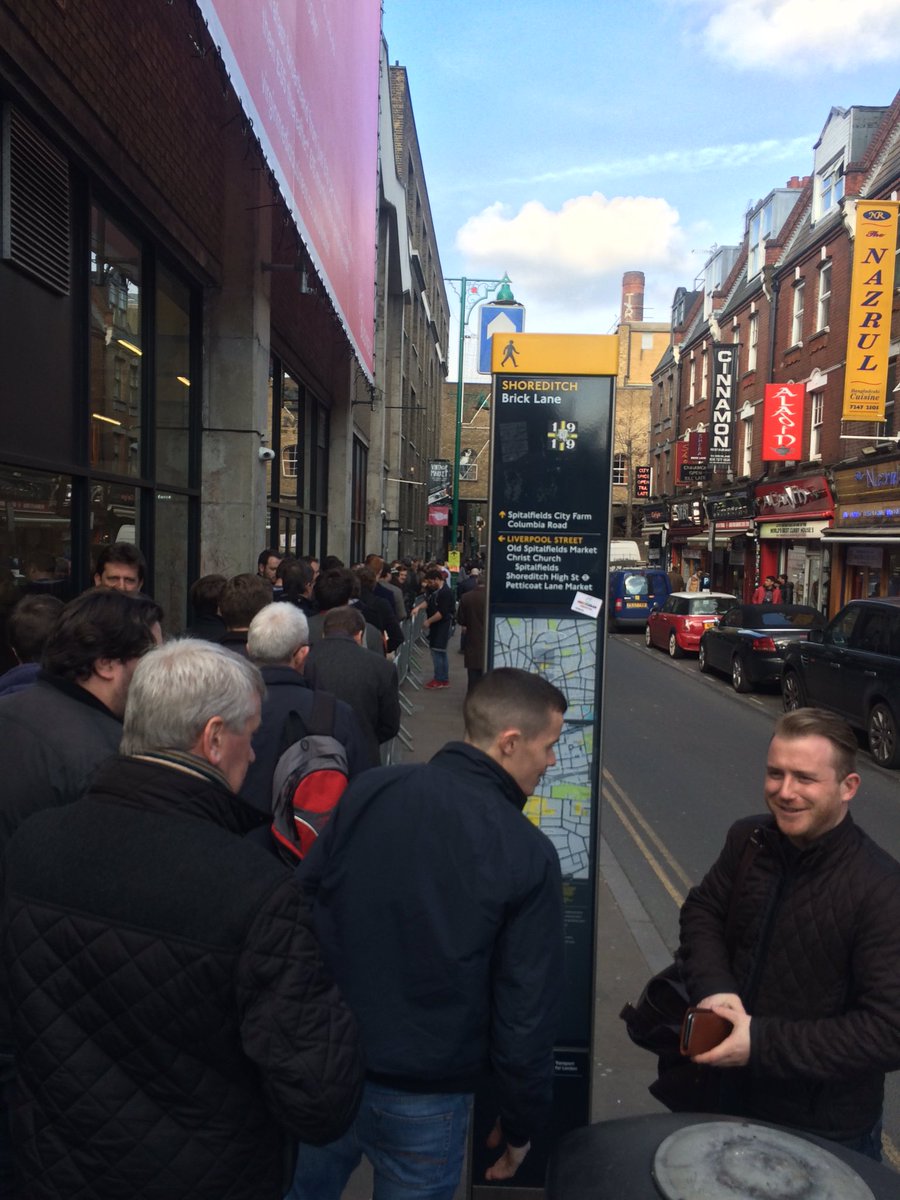 Quite the queue to get into #CBR16 today.  Exciting times!